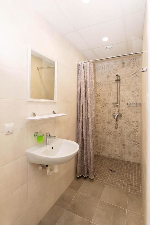Апарт-отели Mia Guesthouse Хальяла