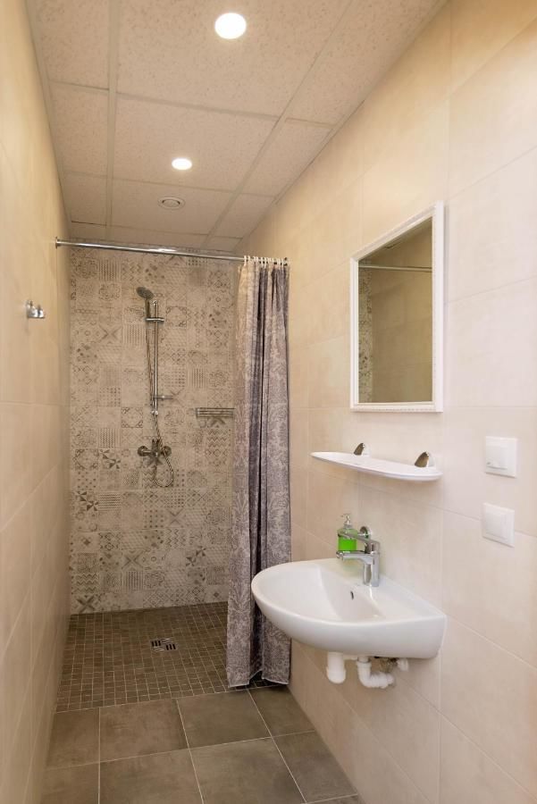 Апарт-отели Mia Guesthouse Хальяла