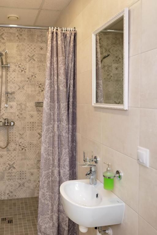 Апарт-отели Mia Guesthouse Хальяла